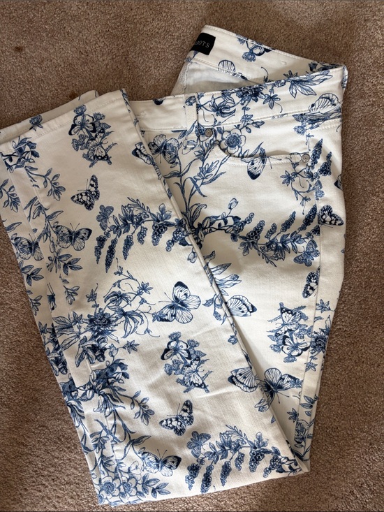 Talbots Denim - Talbots slim ankle Jeans with Blue Floral & Butterfly Print